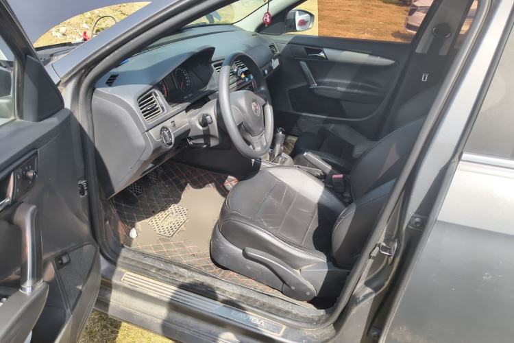 Used Volkswagen Lavida 2013 Restyled Classic 1.6L Manual Comfort Edition
