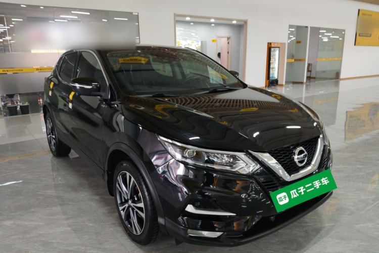 Used Nissan Qashqai 2021 2.0L CVT Luxury Edition Front Right 45 Deg