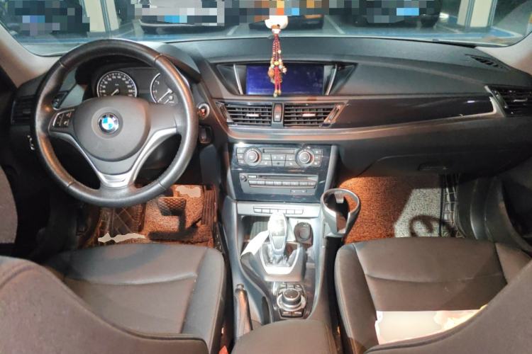 Used BMW X1 2015 sDrive18i Leading Edition Center Console