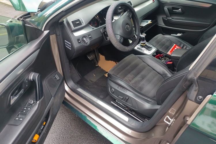 Used Volkswagen FAW-Volkswagen CC 2011 1.8TSI Luxury Model Interior 3