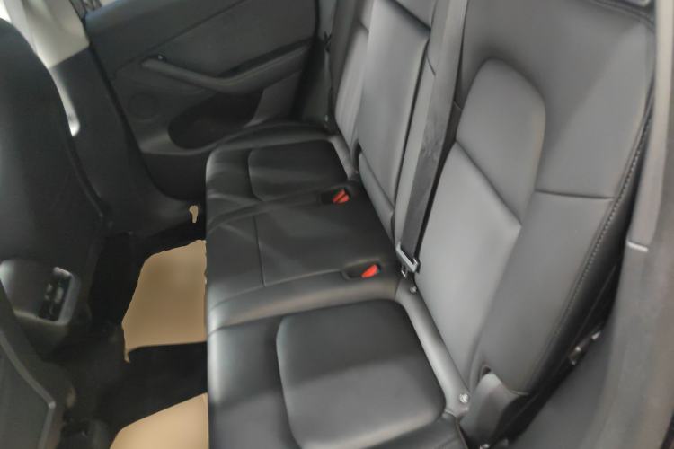 Used Tesla Model Y 2021 Long-Range All-Wheel-Drive Version
