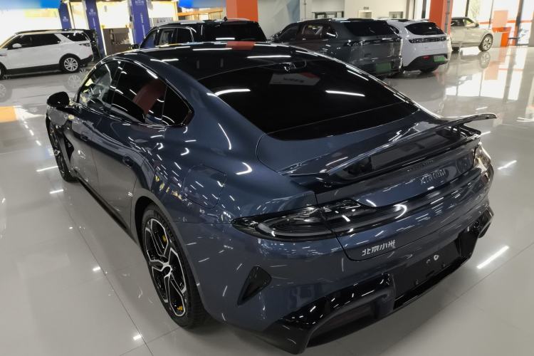 Used Xiaomi Auto SU7 2024 Four-Wheel Drive Ultra-Long Range Advanced Intelligent Driving Max Edition