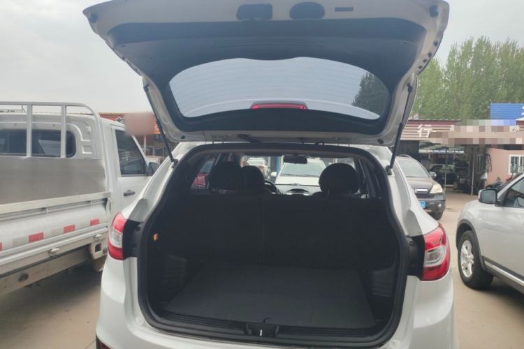 Used Hyundai ix35 2015 2.0L Automatic 2WD Smart Version China V Standard Trunk