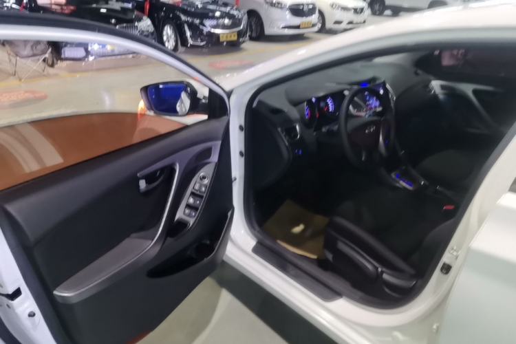 Used Hyundai Elantra (5th Generation / Langdong) 2015 1.6L Automatic Fashion Model