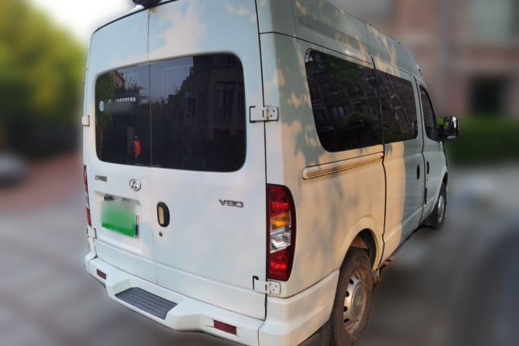 Used SAIC MAXUS Xintu V80 2018 2.5T 6-Speed Manual Aotuntong Short-Wheelbase Mid-Roof 4-Seater Rear Right 45 Deg