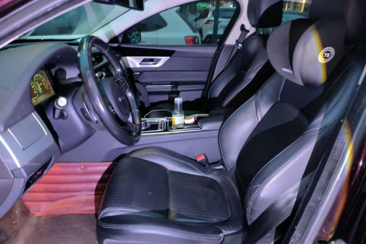 Used Jaguar XF 2016 XF 2.0T Two-Wheel-Drive Luxury Edition
