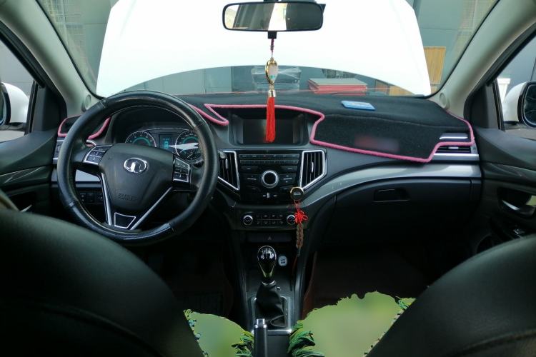 Used Great Wall C30 2015 1.5L Manual Luxury Model Center Console