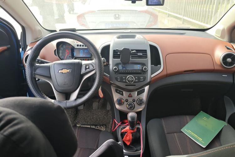 Used Chevrolet Aveo Sonic 2011 Hatchback 1.6L MT SX
