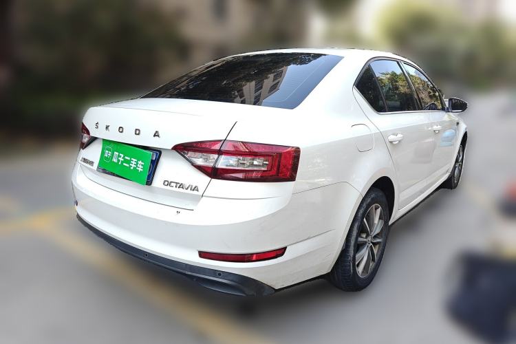 Used Skoda Octavia 2019 1.5L Automatic SmartDrive Comfort Edition China VI Standard Rear Right 45 Deg
