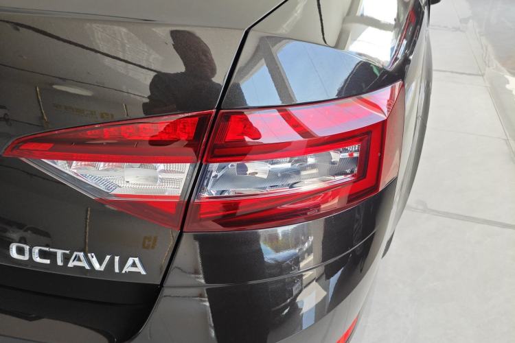 Used Skoda Octavia 2019 1.5L Automatic Smart Drive Luxury Edition China V Standard