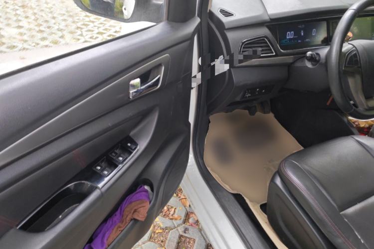 Used CHANGAN KAICHENG Oushang A600 2016 1.5L Manual Luxury 7-Seater Driver Seat