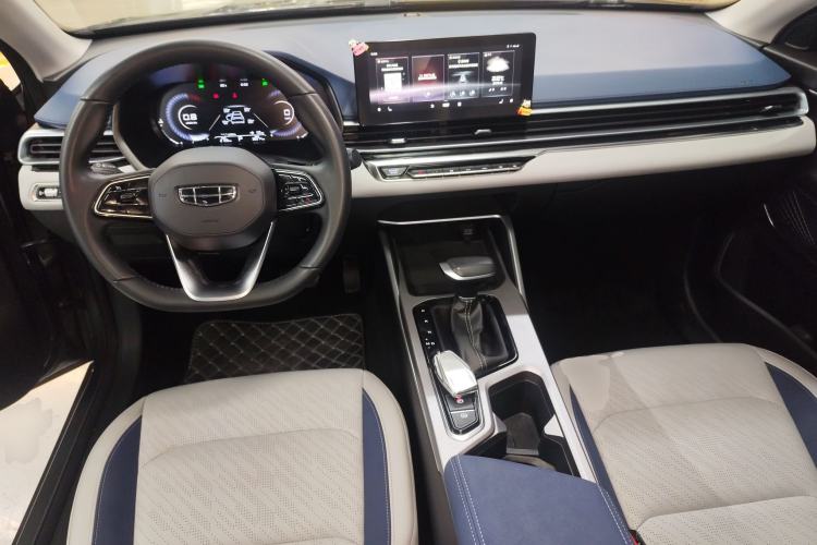 Used Geely Auto Emgrand 2022 4th Generation 1.5L CVT Flagship Model Center Console