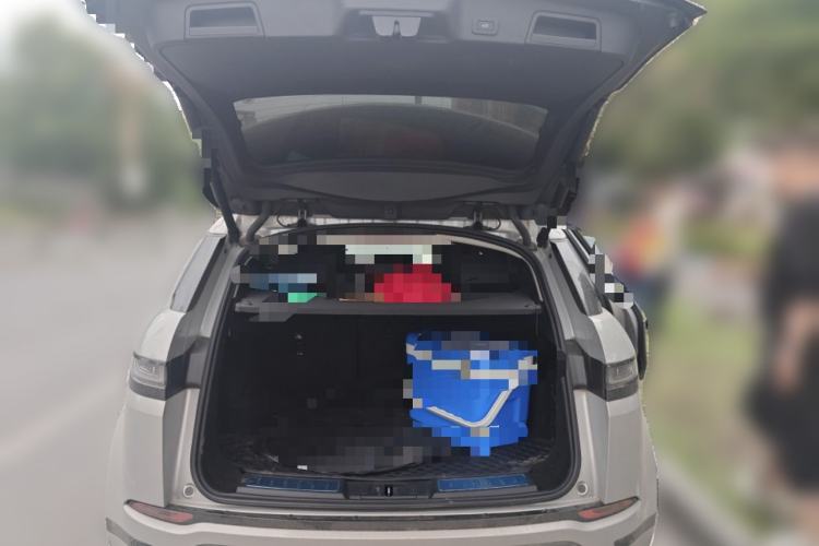 Used Land Rover Range Evoque New Energy 2023 Aurora L P300e Plug-in Hybrid Electric Version Trunk