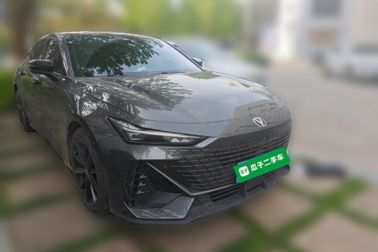 Used CHANGAN UNI-V 2022 1.5T Prestige Version Front Right 45 Deg