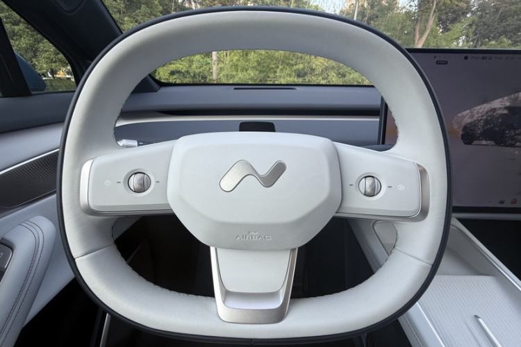 Used ONVO L60 2024 60 kWh Rear-Drive Version