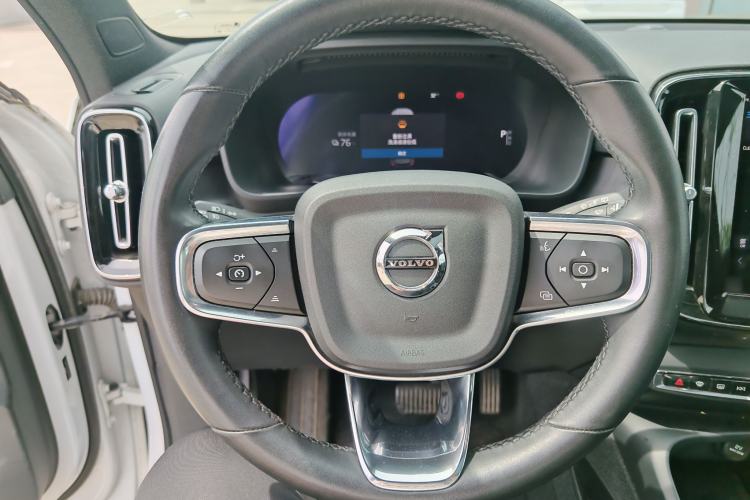 Used Volvo XC40 New Energy 2023 Long-Range Version Interior 3