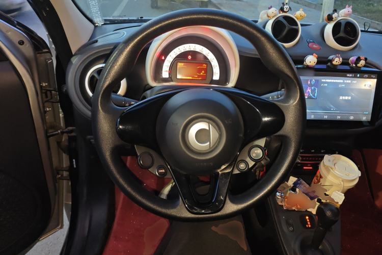 Used smart forfour 2018 1.0L 52 kW Dynamic Edition Steering Wheel