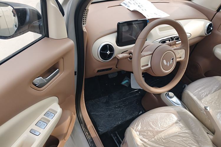 Used Wuling Hongguang MINIEV 2025 Four-Door Version Advanced Edition Driver Seat