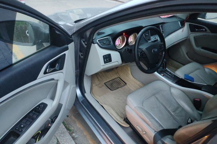 Used Bestune B90 2012 2.0L Automatic Luxury Edition
