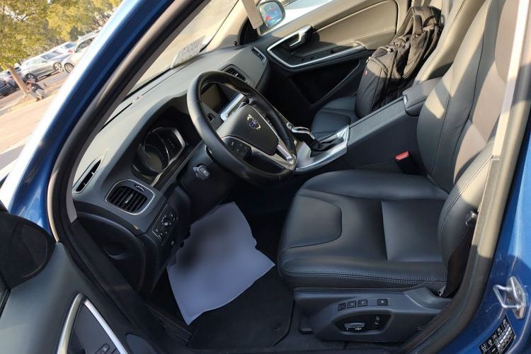 Used Volvo V60 2016 T5 Zhiyi Edition