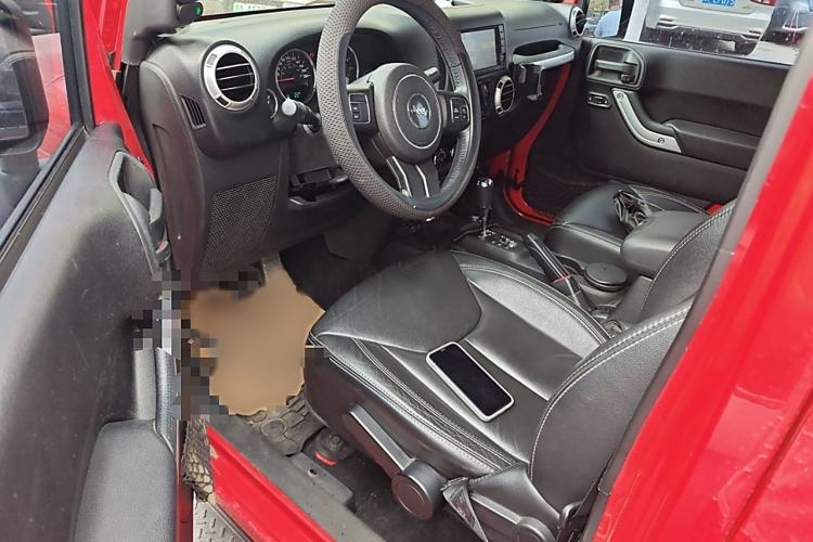 Used Jeep Wrangler 2014 3.0L Sahara Four-Door Edition