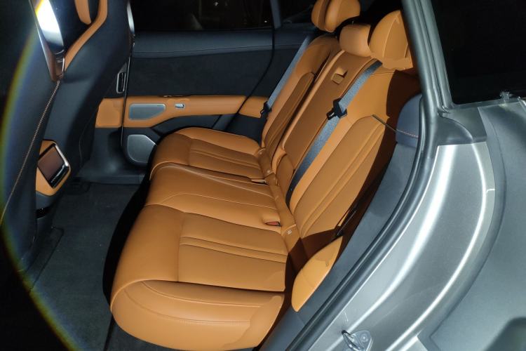 Used Xiaomi Auto YU7 2025 Ultra-Long Range High-Performance All-Wheel-Drive Max Edition
