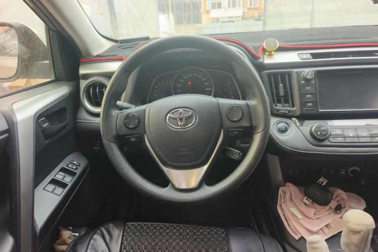 Used Toyota RAV4 2016 2.0L CVT Two-Wheel Drive Comfort Edition China V Standard Steering Wheel