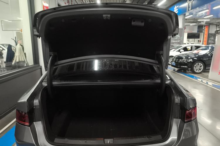 Used BYD Qin PLUS 2024 HONOR Edition DM-i 55KM Leading Model Trunk