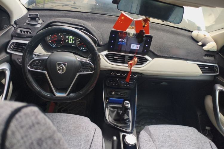 Used Baojun 530 2018 1.5T Manual Prestige Version China V Interior 2