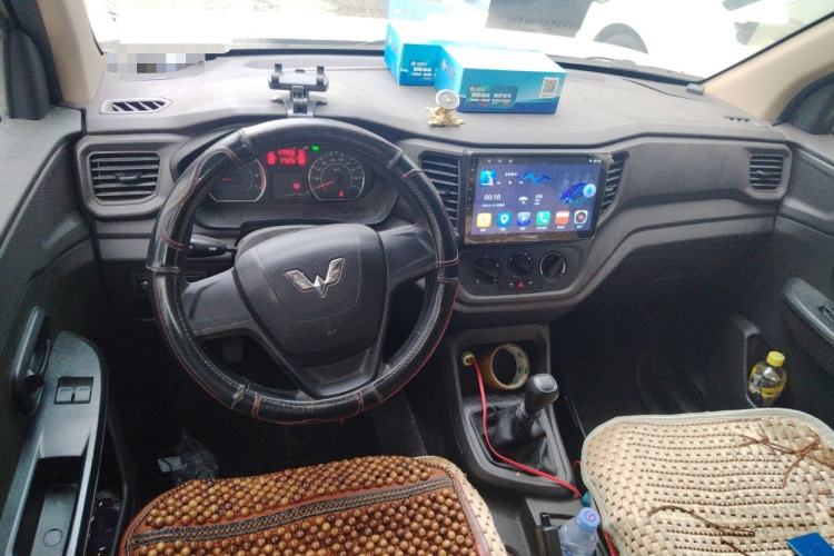 Used Wuling Hongguang V 2019 1.5L Jingqu Version China VI LAR
