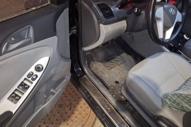 Used Hyundai Verna (older generation) 2014 1.4L Manual Smart GLS Trim
