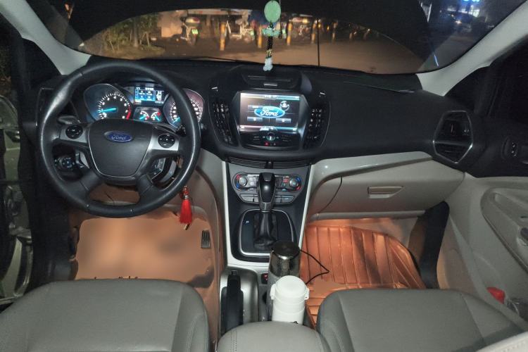 Used Ford Kuga 2013 2.0L GTDi Four-Wheel-Drive Elite Model Center Console