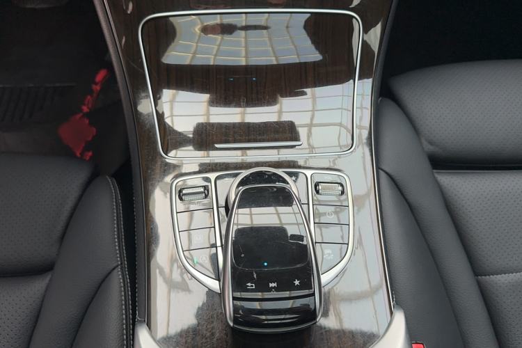 Used Mercedes-Benz GLC 2019 Facelift GLC 260 L 4MATIC Luxury Model Gear Lever