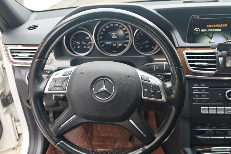 Used Mercedes-Benz E-Class 2015 Facelift E 200 L