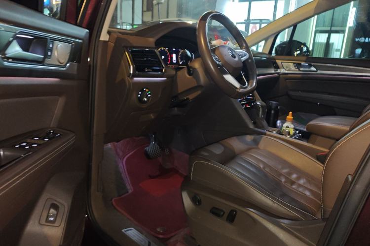 Used Volkswagen Viloran 2020 330TSI Luxury Edition Driver Seat