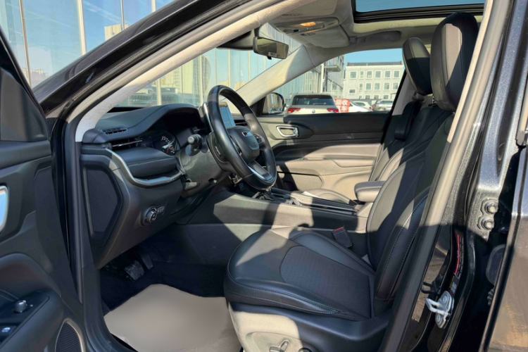 Used Jeep Compass 2021 220T Automatic Leading Edition Interior 3