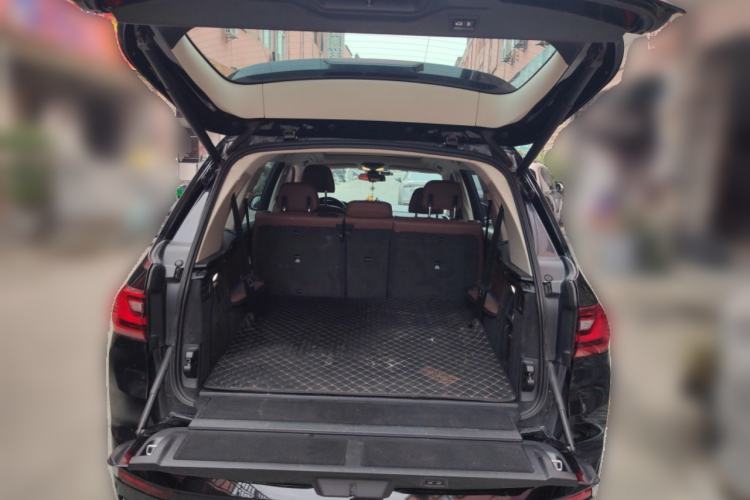 Used BMW X7 2020 xDrive40i Luxury Package with Leading Features