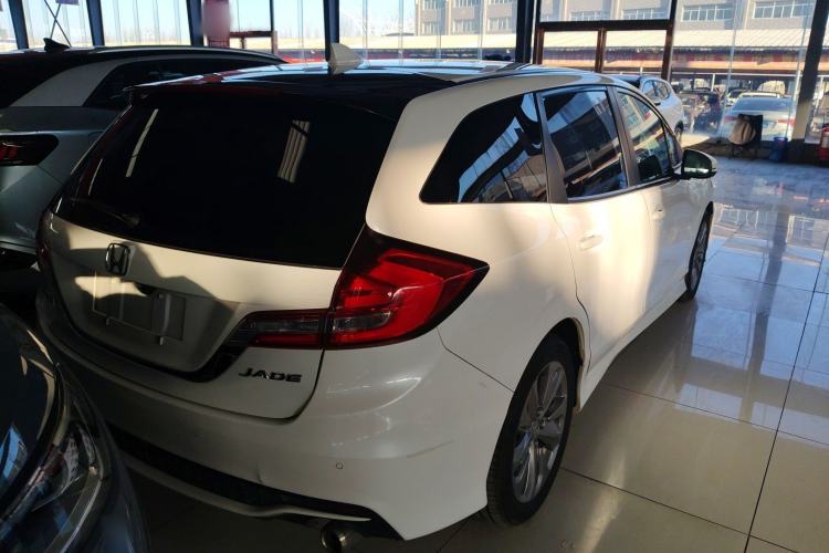 Used Honda Jade 2017 1.8L automatic Comfort version 5 seats
