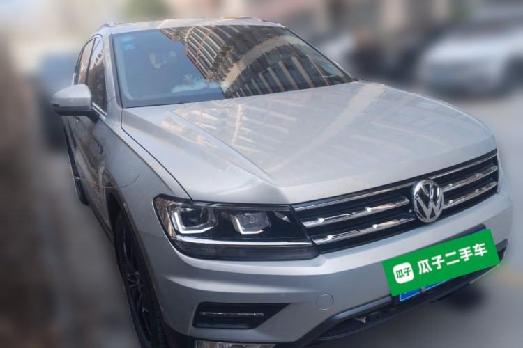 Used Volkswagen Tiguan L 2019 330TSI Automatic Two-Wheel Drive Smart Luxury Version China VI Standard Front Right 45 Deg