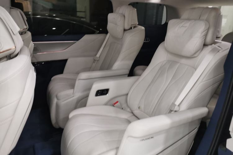 Used Buick GL8 New Energy 2024 Lu Zun Luxury Edition 6-Seater Left Rear Seat