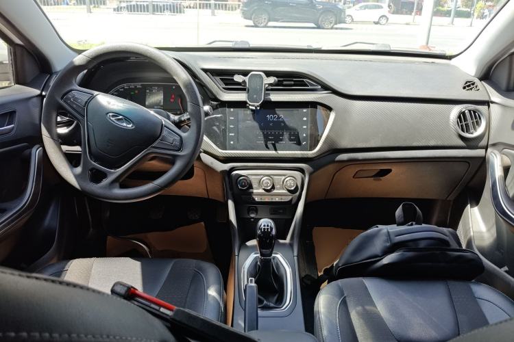 Used Chery Tiggo 3X 2018 1.5L Manual Elite Edition Center Console