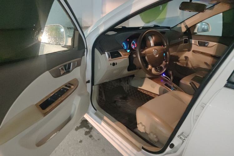 Used Buick Excelle 2015 1.5L Automatic Classic Model
