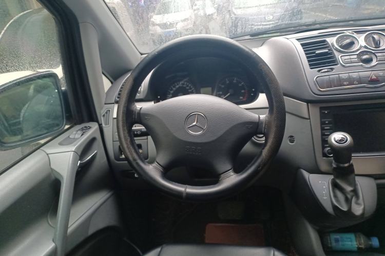 Used Mercedes-Benz Vito 2011 2.5L 7-seater executive version