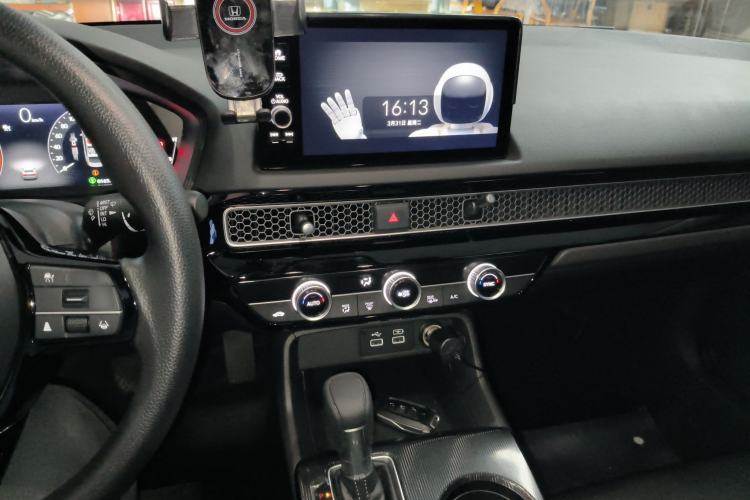 Used Honda Civic 2023 240TURBO CVT Dynamic · Center Stage Special Edition
