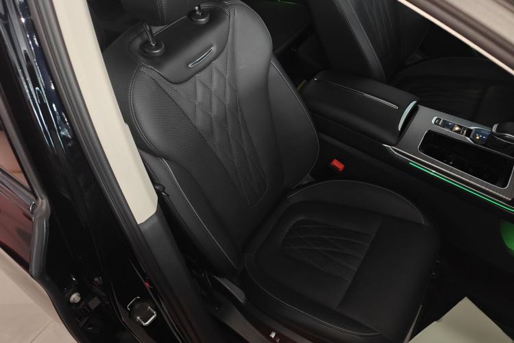 Used Hongqi HS7 PHEV 2024 2.0T PHEV Four-Wheel Drive Flagship Edition 6 Seats
