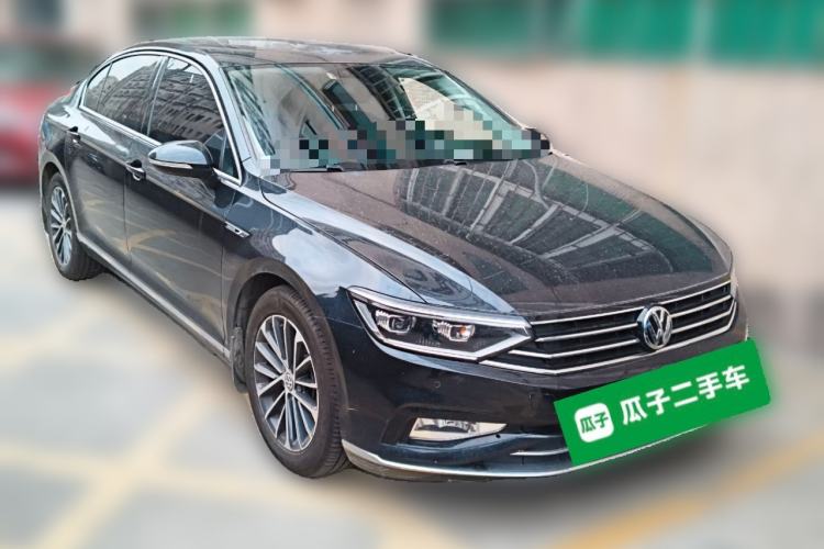 Used Volkswagen Magotan 2020 330TSI DSG Luxury Edition Front Right 45 Deg