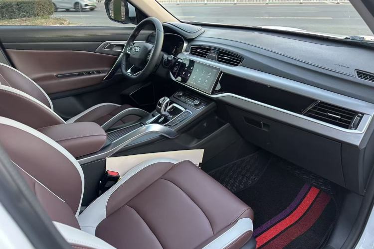 Used Geely Auto Emgrand X7 Sport 2022 1.8TD DCT Zhiya Trim
