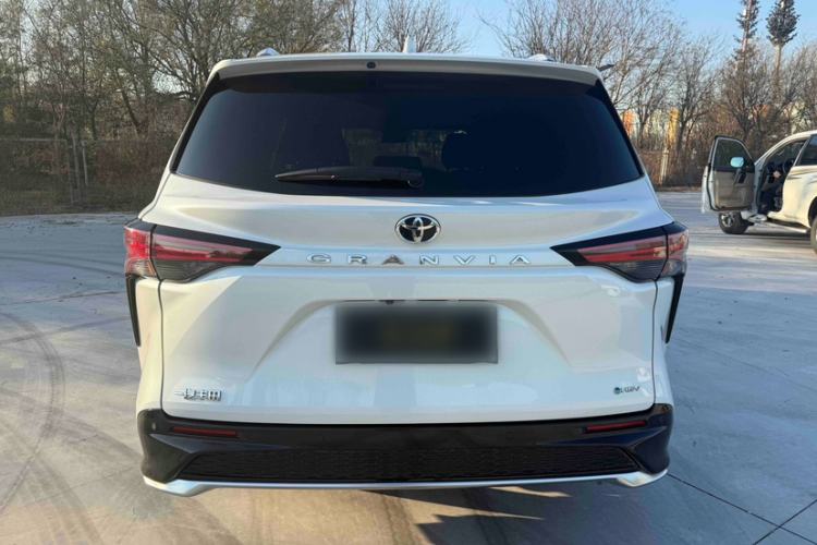 Used Toyota Granvia 2024 2.5L Hybrid Prestige PLUS Edition
