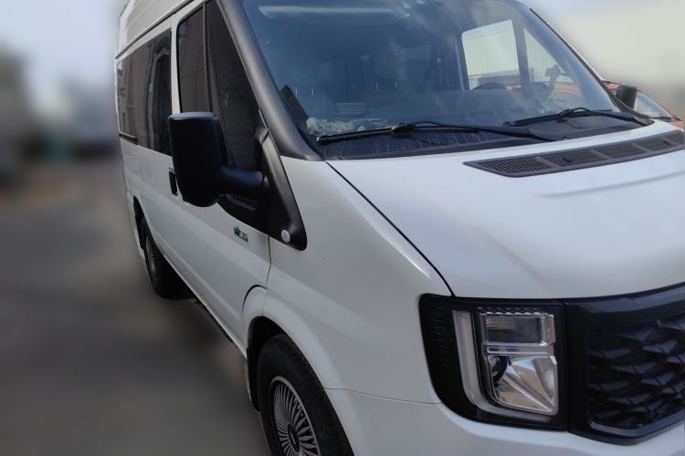 Used JMC Fushun 2023 2.0T Manual Short-Wheelbase Mid-Height Commercial Multi-Purpose 5-Seater Passenger Vehicle Front Right 45 Deg