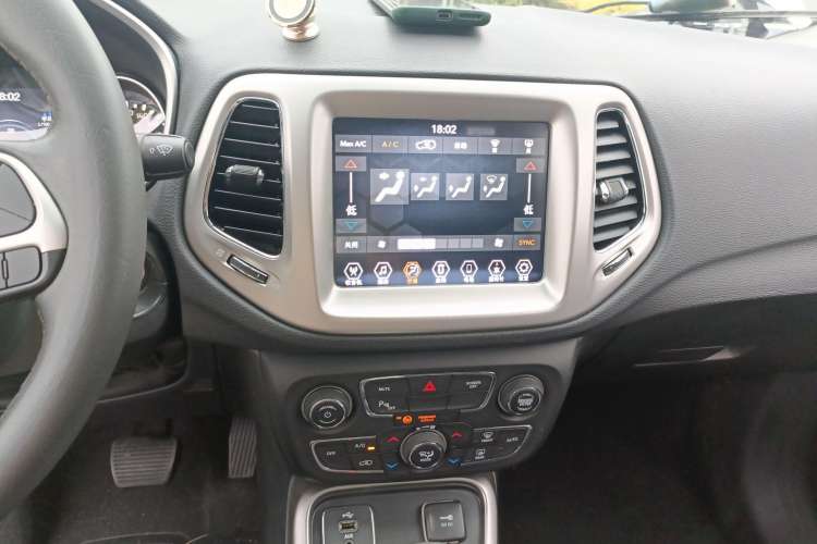 Used Jeep Compass 2019 200T Automatic Family Edition - Connected Large Screen Version